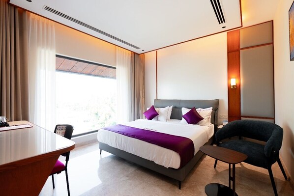 Double Room, City View | Desk, laptop workspace, free WiFi