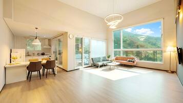 Basic Room, 1 Bedroom (Room 202) | 1 bedroom, free WiFi