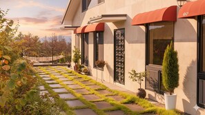 المنشأة من الخارج