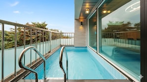 Basic Room, 1 Bedroom (Room 201) | 1 bedroom, free WiFi - Gyeongju Sky Flower Astro Pool Villa (Gyeongju)