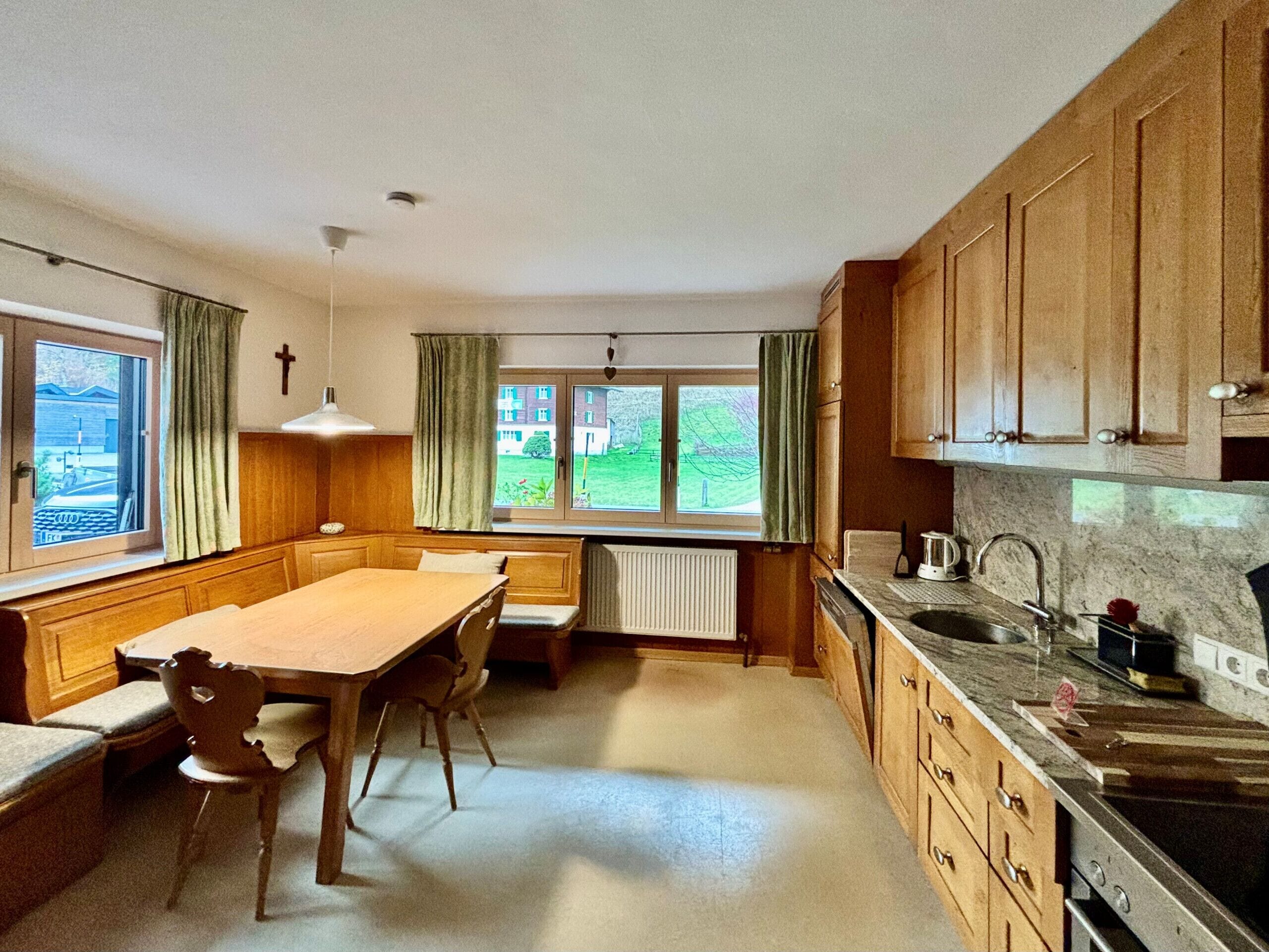 Kühlschrank, Mikrowelle, Geschirrspüler