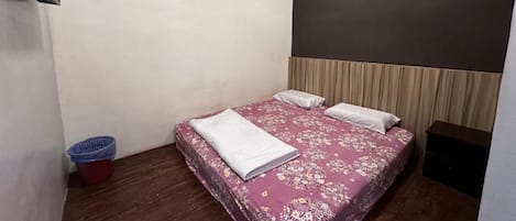 Deluxe Room | Free WiFi, bed sheets