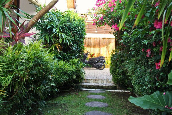 Garden - Villa Sukhaloka by AGATA - Private Pool (Canggu)