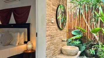 Two-Bedroom Villa | Free WiFi