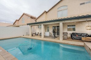 Outdoor pool, a heated pool - 3-bedroom house in fabulous Las Vegas (Las Vegas)