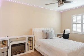 3 bedrooms, iron/ironing board, WiFi, bed sheets - 3-bedroom house in fabulous Las Vegas (Las Vegas)