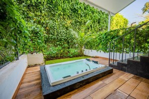 Suíte júnior, banheira de hidromassagem | Terraço/pátio