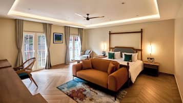 Suite | Premium bedding, minibar, in-room safe, blackout drapes