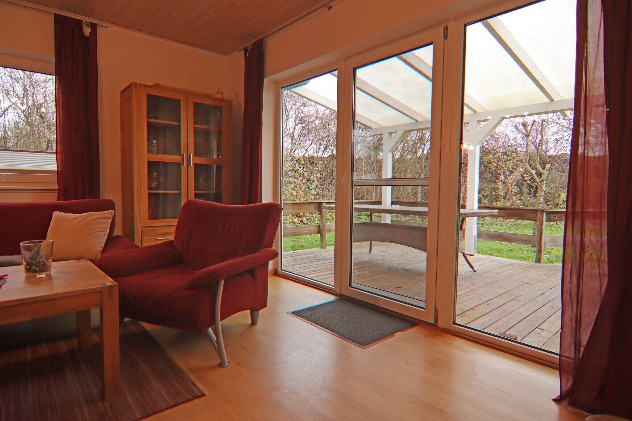 Smart-TV, Kamin, Videospiele, Tischtennisplatte