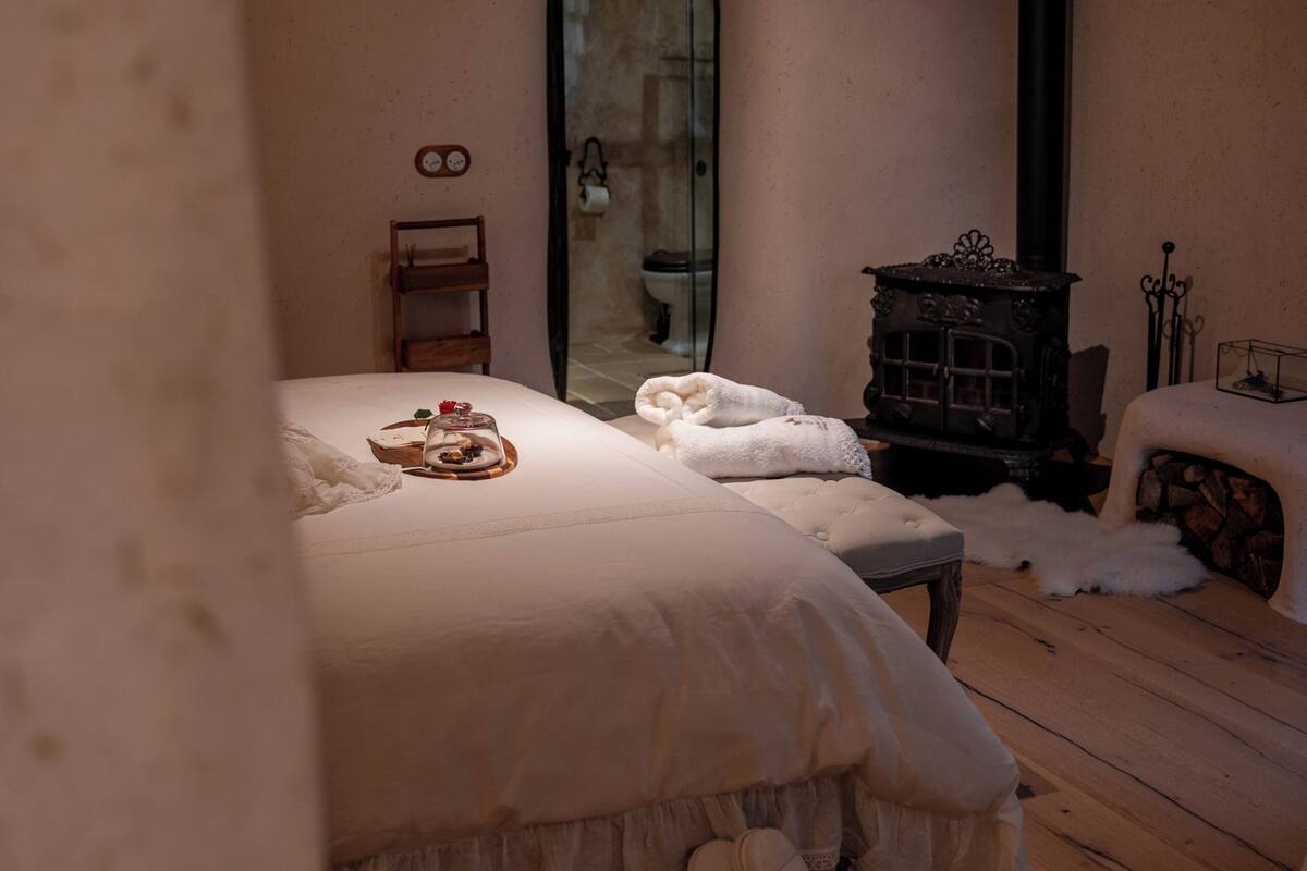 Premium bedding, memory foam beds, minibar, soundproofing