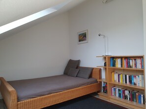 1 bedroom, iron/ironing board, free WiFi - Cozy attic apartment in Westerkappeln (Westerkappeln)