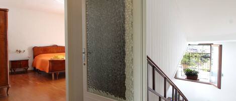 Iron/ironing board, free WiFi