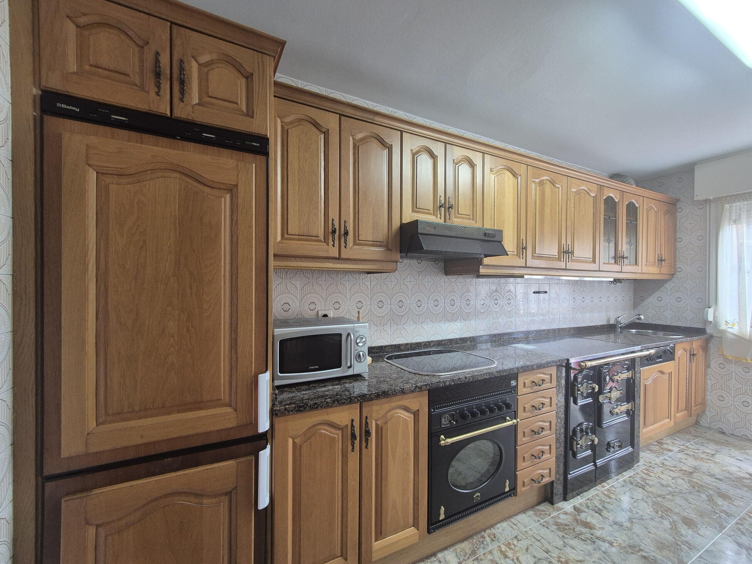 冰箱、微波炉、烤箱、洗碗机