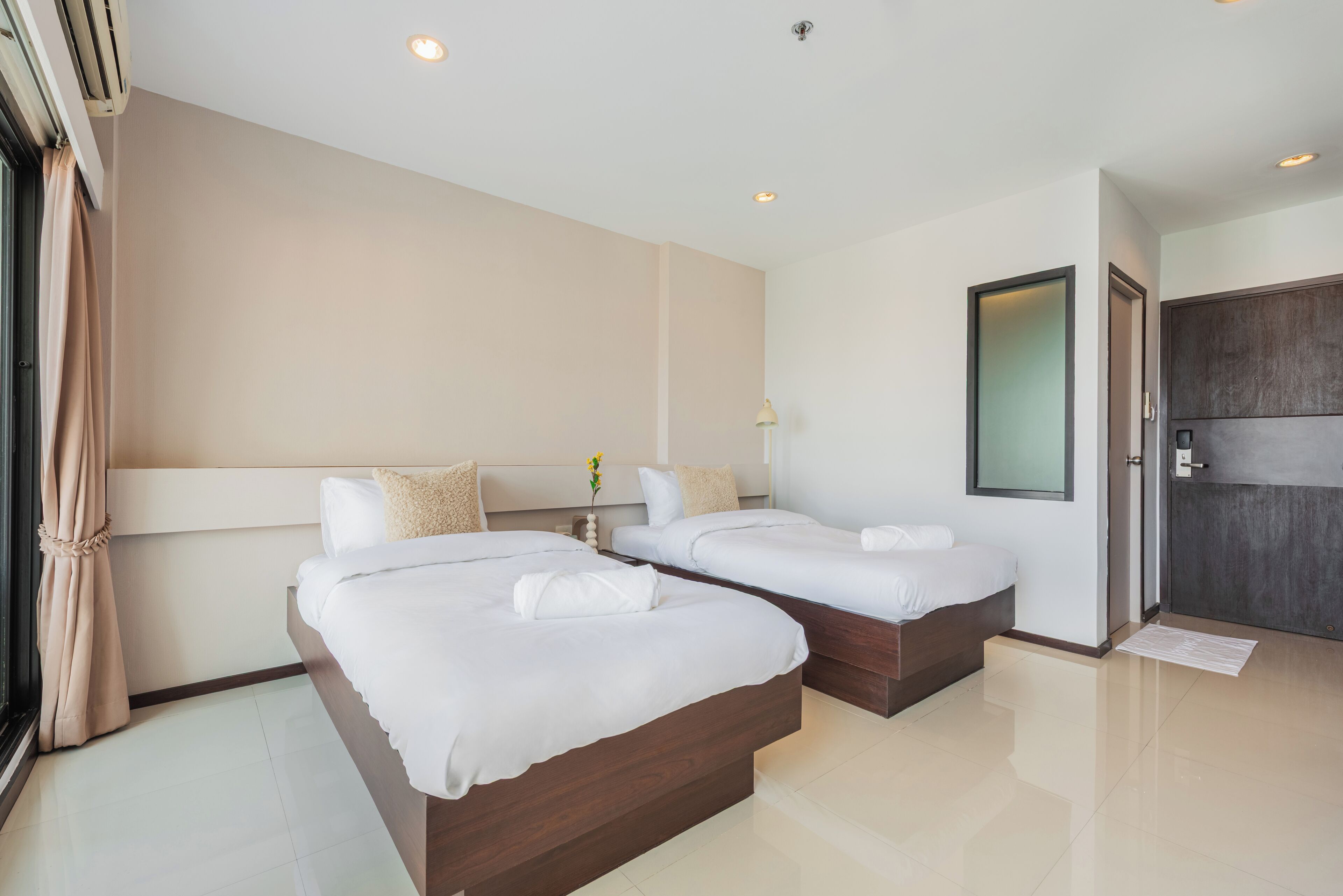 Free WiFi, bed sheets