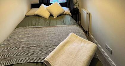 Winsford Woodford Cottage - Cozy Retreat