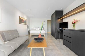 TV - Point Chevalier Beach Studio with Ocean Views (Auckland)