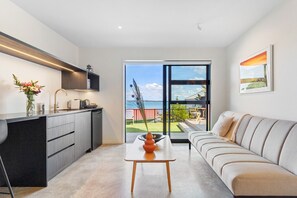 Living area - Point Chevalier Beach Studio with Ocean Views (Auckland)