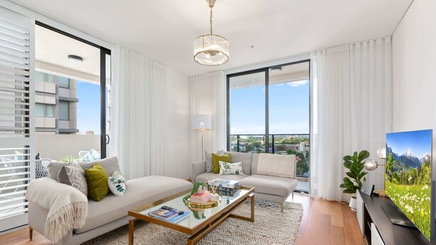 TV - Chic 2BR Inner-City Stay with Balcony (Redfern)