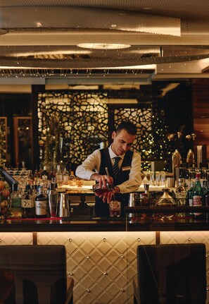Bar (trong khuôn viên)