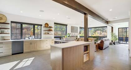 The Mesa House! Luxe Mountain Home by Broadmoor