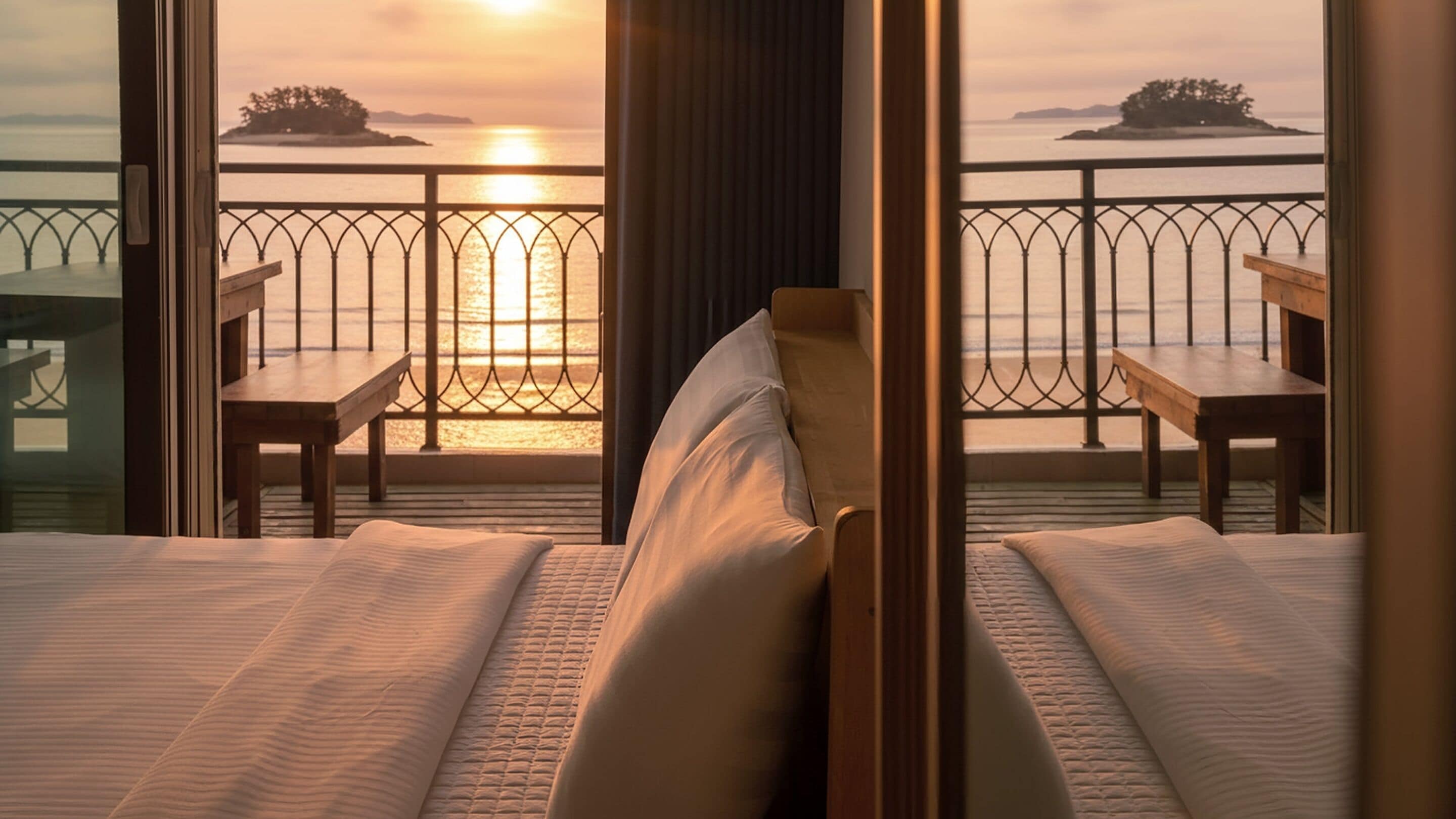 Basic Room, 1 Bedroom (Room 303 (Ocean View)) | 1 bedroom, free WiFi