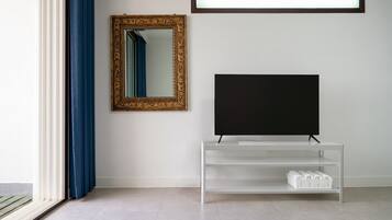 Basic Room, 2 Bedrooms (Room 304 (Two-Room / Ocean View)) | 1 bedroom, free WiFi