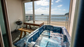 Basic Room, 1 Bedroom (Room 302 (Ocean View / Spa)) | 1 bedroom, free WiFi