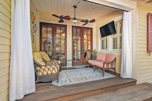 Property grounds - Sevilla Grand l Walk to DNTN l Outdoor Relaxation (St. Augustine)