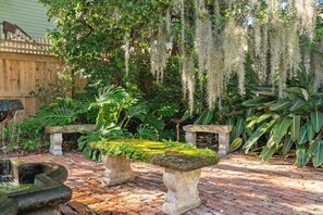Property grounds - Sevilla Grand l Walk to DNTN l Outdoor Relaxation (St. Augustine)