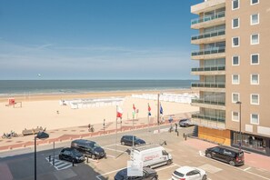 Beach nearby - Boulevard Floor, top location and parking incl. (Knokke-Heist)