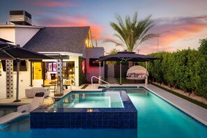 Pool - Luminosity Escape • Pool • Hot Tub • Dog-friendly (Scottsdale)