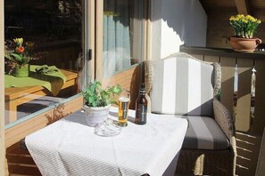 تناول الطعام بالخارج