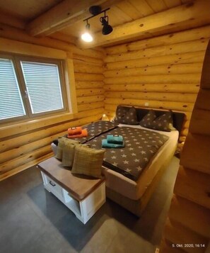 واي فاي مجانًا وملاءات أسرّة