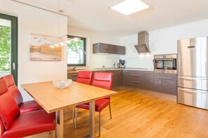 Kühlschrank, Ofen, Herdplatte, Geschirrspüler