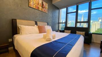 Deluxe Studio, City View | Seterika/papan seterika, Wi-fi percuma