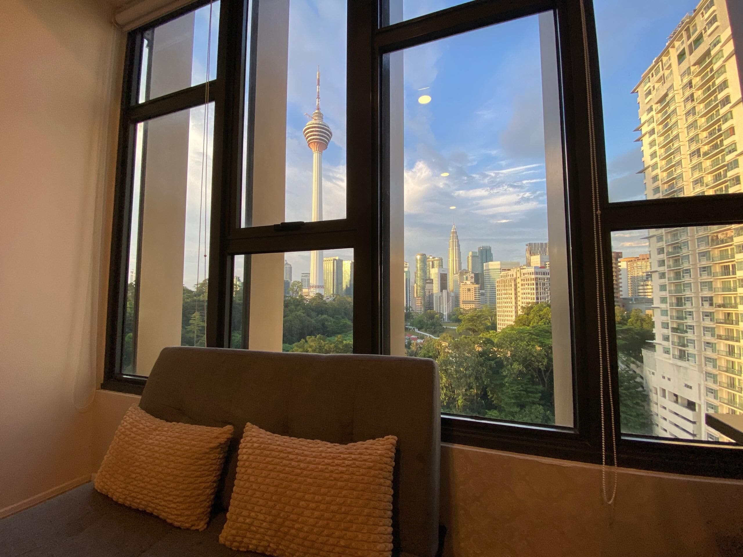 Deluxe Studio, City View | Seterika/papan seterika, Wi-fi percuma 