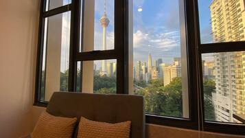 Deluxe Studio, City View | Iron/ironing board, free WiFi