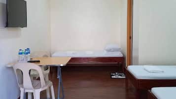 1 slaapkamer, een strijkplank/strijkijzer, internet, beddengoed