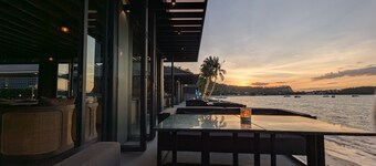 트랜짓 사무이 리조트