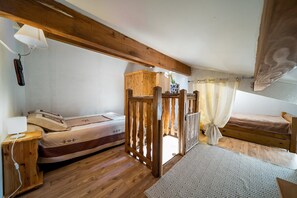 2 Schlafzimmer, Bügeleisen/Bügelbrett, kostenloses WLAN