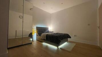 1 bedroom, iron/ironing board, Internet