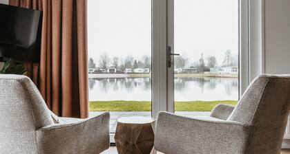 Beautiful holiday home on the water