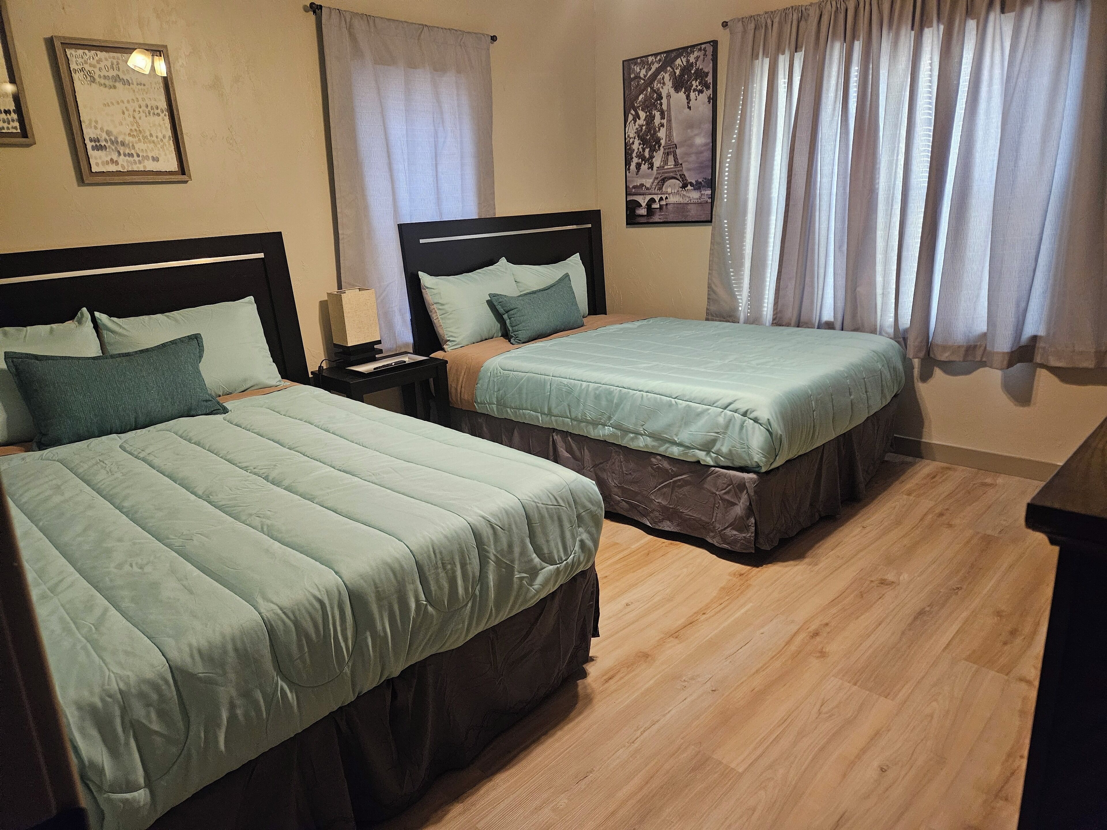 3 bedrooms, iron/ironing board, WiFi, bed sheets