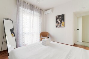 2 bedrooms, iron/ironing board