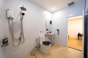 빌라, 침실 3개, 금연, 반려동물 동반 불가 | 욕실 | 샤워 시설, 헤어드라이어, 타월, 화장지