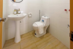 Standard Room | Bathroom