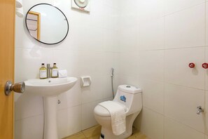 Phòng Tiêu chuẩn | Phòng tắm | Buồng tắm vòi sen, vòi sen phun mưa, đồ dùng nhà tắm miễn phí