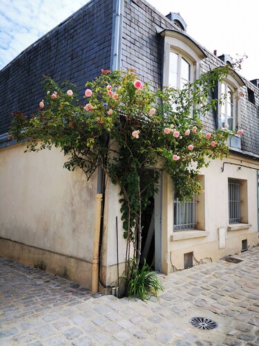 For working or visiting, quiet, first floor with small private courtyard.