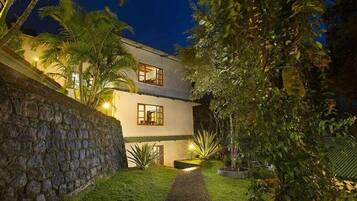 Façana frontal de l'allotjament