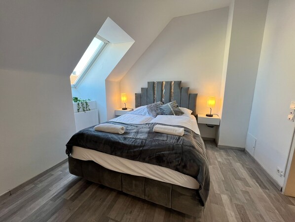 شقة بتجهيزات أساسية | مكواة/لوح كي وواي فاي مجانًا